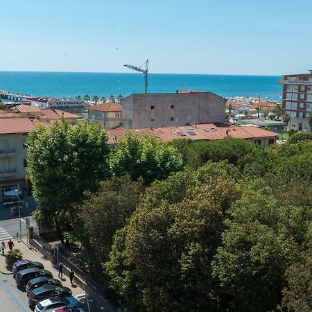 Versilia Residence Lido di Camaiore Ngoại thất bức ảnh