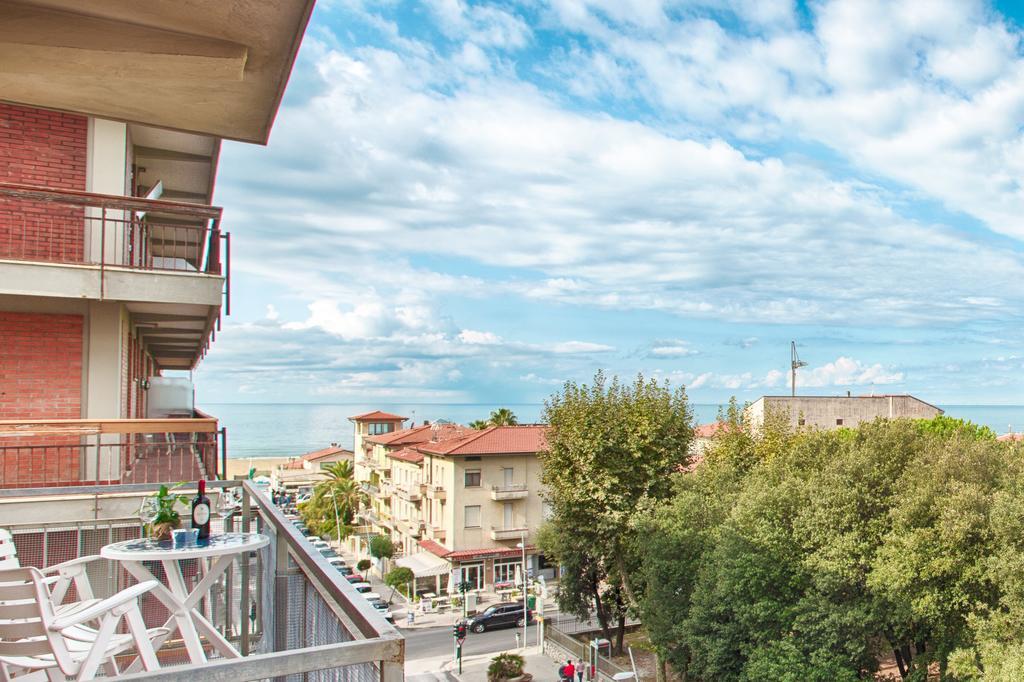 Versilia Residence Lido di Camaiore Ngoại thất bức ảnh